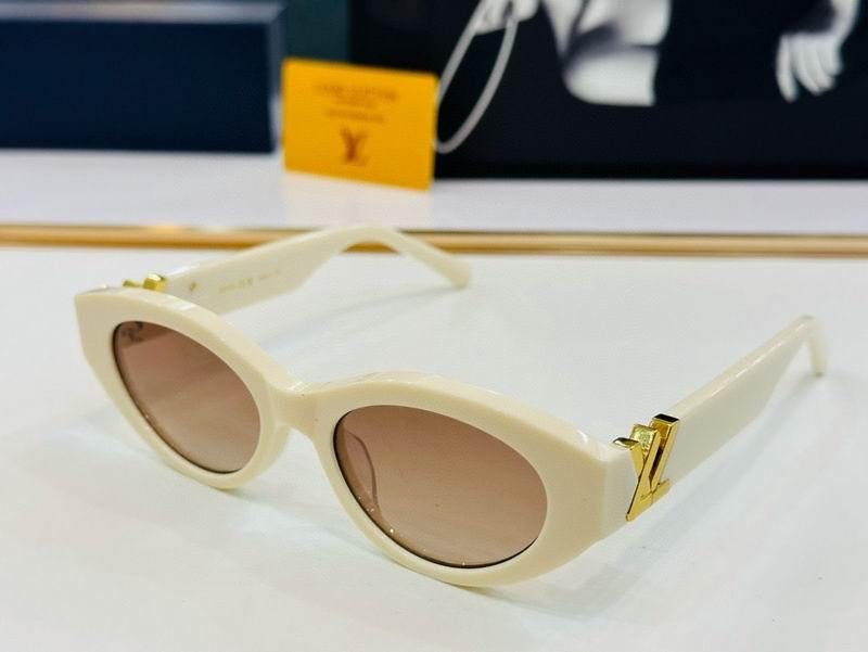 LV Sunglasses 910